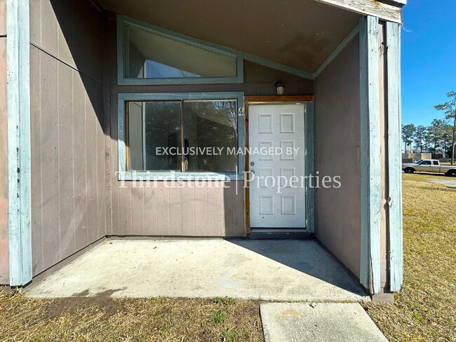 4711 San Jose Village Ct in Jacksonville, FL - Building Photo - Building Photo