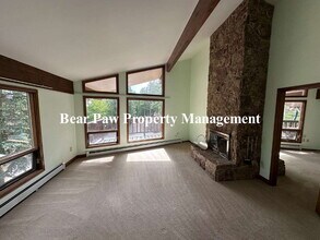 33550 Woodland Dr in Evergreen, CO - Building Photo - Building Photo