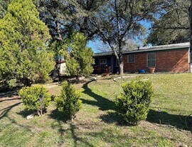 11911 Pollyanna Ave in Austin, TX - Building Photo