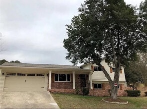 Room in House on Vanderbilt Ln NW in Atlanta, GA - Building Photo - Building Photo