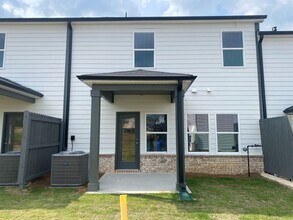 2568 Congaree Pk in Snellville, GA - Building Photo - Building Photo