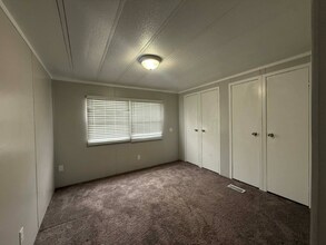 1236 N Oaklane Rd in Springfield, IL - Building Photo - Building Photo