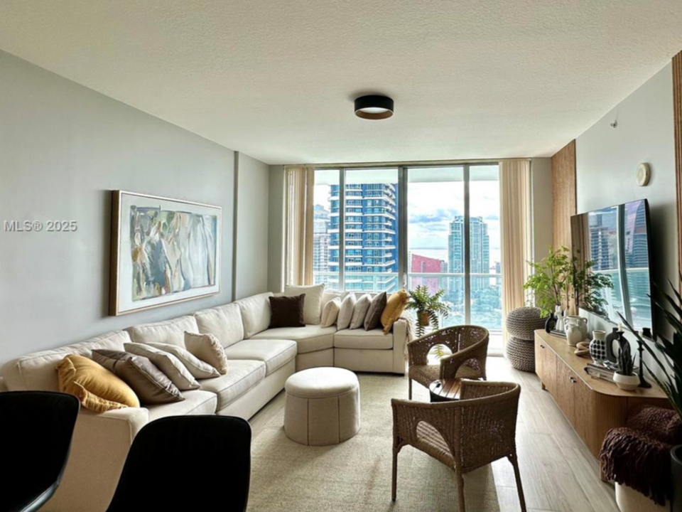 79 SW 12th St, Unit 3603 in Miami, FL - Building Photo