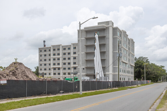 55+ Madison Landing Senior Apartments in Orlando, FL - Building Photo - Building Photo