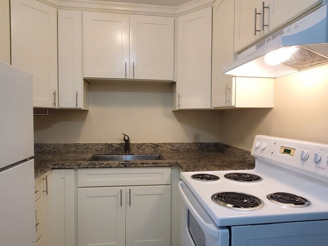 844 Maryann Dr, Unit 08 in Santa Clara, CA - Building Photo - Building Photo