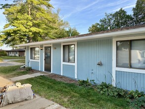 Cozy one bedroom in Pella, IA - Building Photo - Building Photo