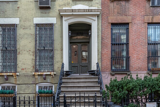 426 W 44th St in New York, NY - Building Photo - Building Photo