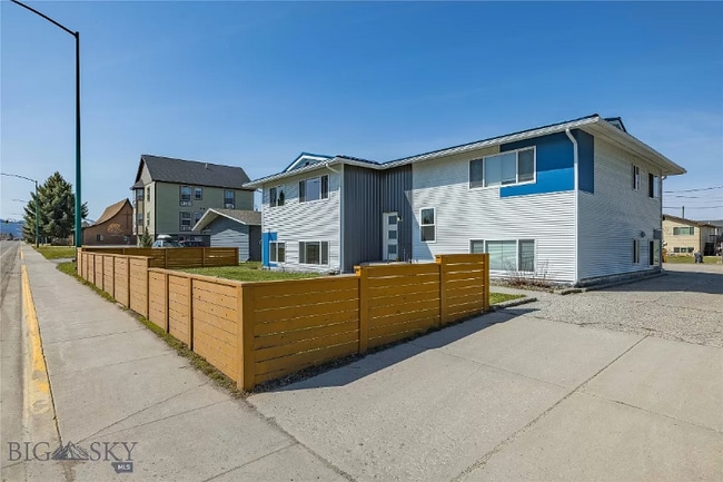 215 S 19th Ave