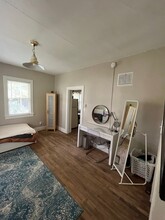 120 Broadway St-Unit -Unit B in Eau Claire, WI - Building Photo - Building Photo