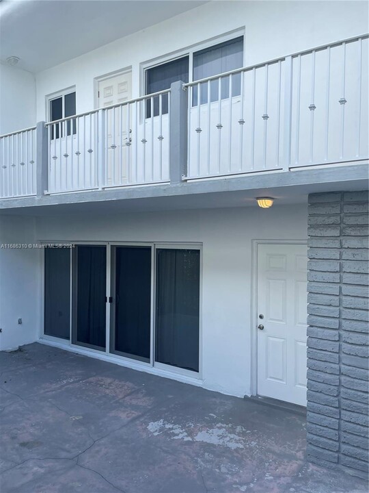 7342 Gary Ave in Miami Beach, FL - Building Photo