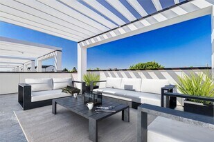 5634 Dolores St in Houston, TX - Building Photo