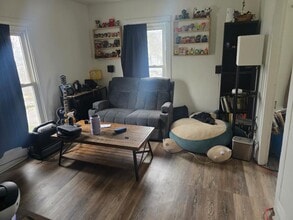 110 Robinson St, Unit Upper Robinson in North Tonawanda, NY - Building Photo - Building Photo