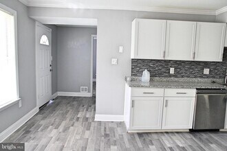 14457 Silverdale Dr in Woodbridge, VA - Building Photo - Building Photo