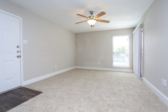 Terra at Park Row in Houston, TX - Building Photo - Interior Photo