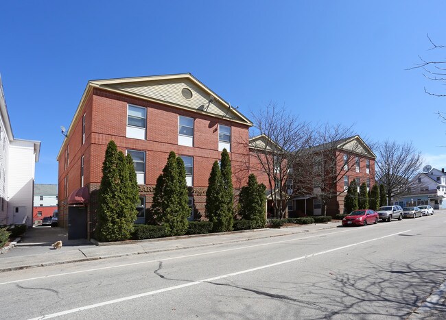 249 Pine St in Manchester, NH - Building Photo - Building Photo