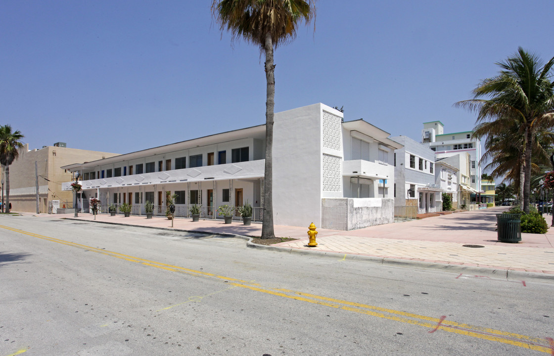 Ocean Front Apartments in Miami Beach, FL - Building Photo