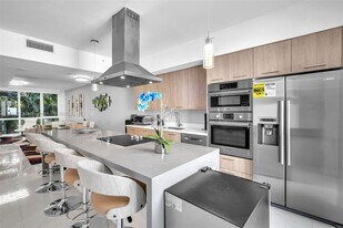 1000 99th St in Bay Harbor Islands, FL - Building Photo