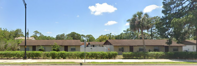 7071 Bee Ridge Rd in Sarasota, FL - Building Photo - Building Photo