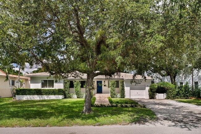 property at 4724 Orduna Dr