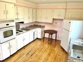 6080 Brooklyn Rd in Jackson, MI - Building Photo