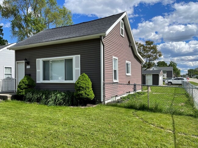 8536 Stephens Rd in Warren, MI - Building Photo - Building Photo