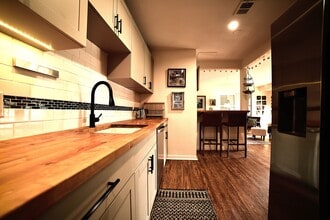 12715 Gordon Blvd, Unit Occoquan River View Condo in Woodbridge, VA - Building Photo - Building Photo