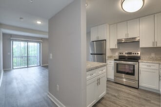 Axis Apartments in Nashville, TN - Building Photo - Building Photo