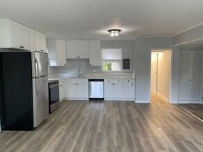 1142 Broadmoor Pl in Deerfield, IL - Building Photo - Building Photo