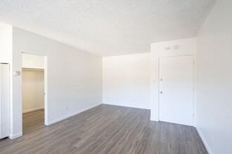 3667 Keating St in San Diego, CA - Building Photo - Building Photo