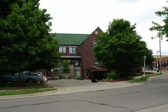 Evergreen Point in East Lansing, MI - Building Photo - Building Photo