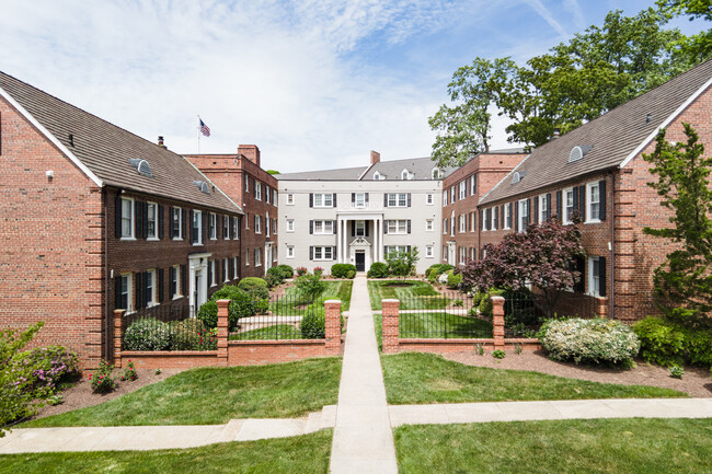 2010 38th St SE in Washington, DC - Building Photo - Building Photo