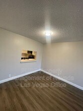 1729 Jupiter Ct in Las Vegas, NV - Building Photo - Building Photo