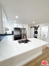 17000 Burbank Blvd in Los Angeles, CA - Building Photo - Building Photo