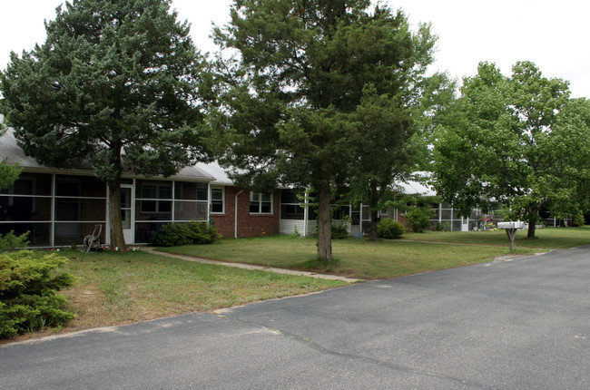 Pleasant Gardens in Jackson, NJ - Foto de edificio - Building Photo