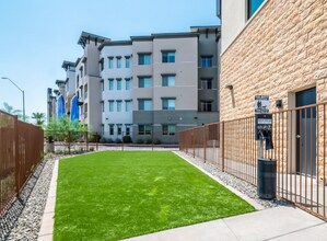 15501 N Dial Blvd-Unit -4042 in Scottsdale, AZ - Building Photo - Building Photo