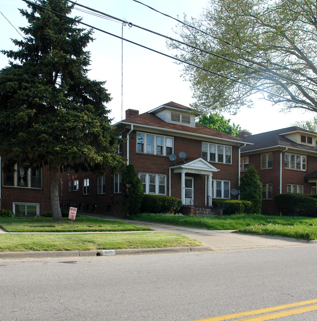 2103 Grant Ave in Cuyahoga Falls, OH - Building Photo - Building Photo