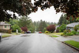 16816 NE 106th St in Redmond, WA - Foto de edificio - Building Photo