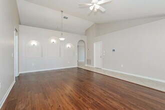 225 Cranbrook Dr in Kissimmee, FL - Building Photo - Building Photo