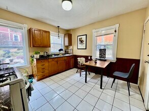 69 Woodlawn St, Unit 1 in Boston, MA - Building Photo - Building Photo