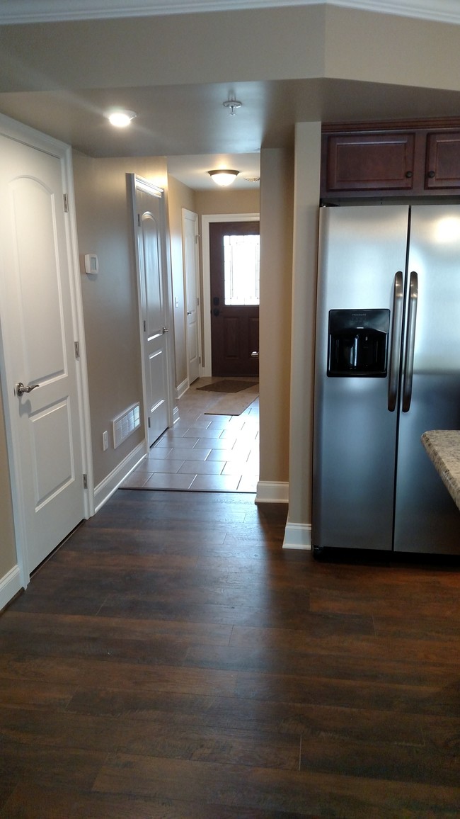 206 Hollow Dr in Danville, PA - Building Photo - Building Photo