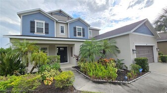 6001 Anise Dr in Sarasota, FL - Building Photo