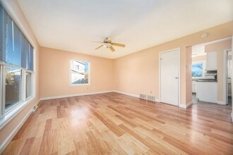 2538 Texel Dr in Kalamazoo, MI - Building Photo - Building Photo