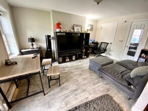 247 Grove St in Jersey City, NJ - Building Photo - Building Photo