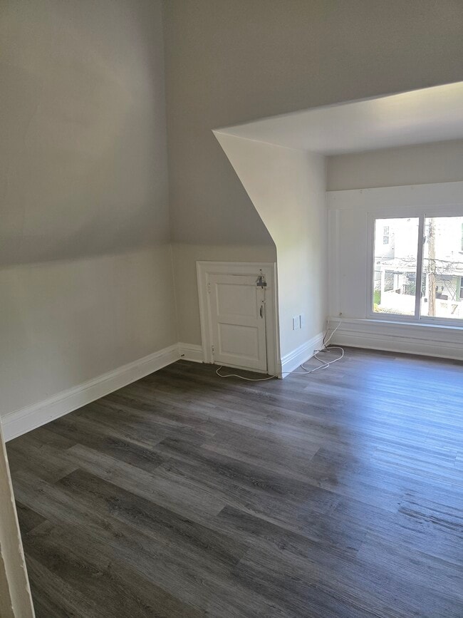 11 N Linwood Ave in Pittsburgh, PA - Foto de edificio - Building Photo