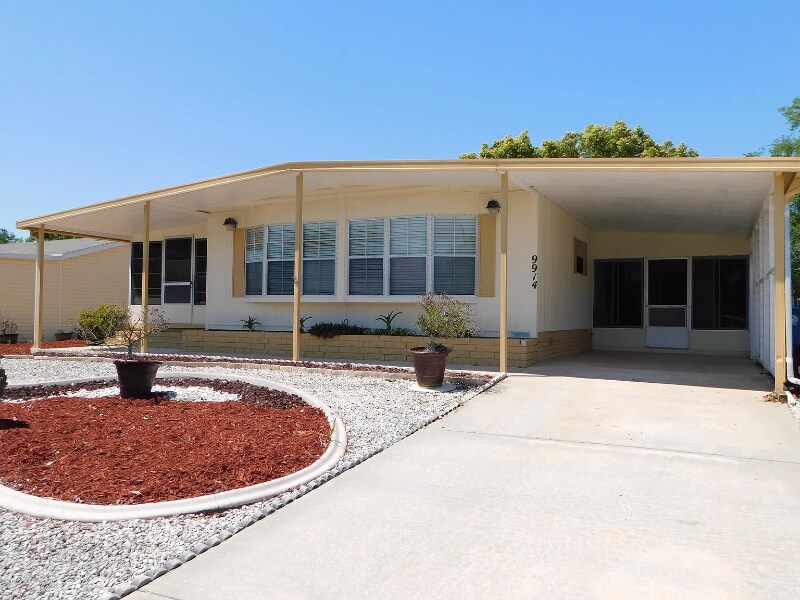 9914 Scepter Ave in Brooksville, FL - Foto de edificio
