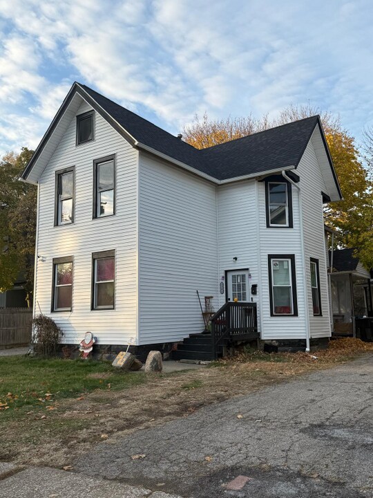 3202 Bradwell Ave in Cleveland, OH - Building Photo