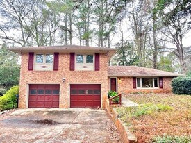 2618 Henderson Rd in Tucker, GA - Building Photo