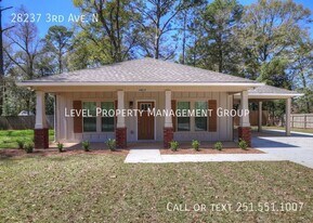 28237 3rd Ave in Daphne, AL - Building Photo