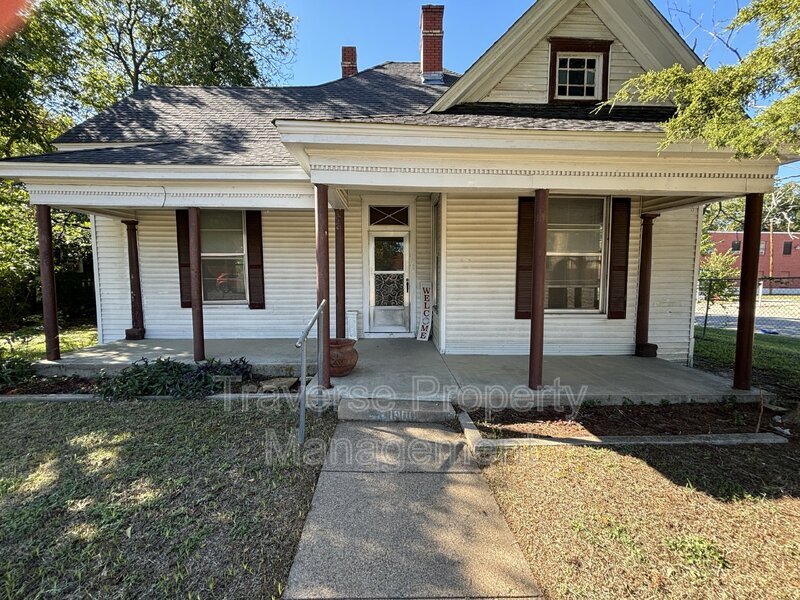 1900 S Jennings Ave in Fort Worth, TX - Building Photo