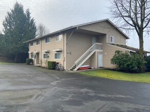 26525 NE Allen Ct, Unit 2 in Duvall, WA - Building Photo - Building Photo